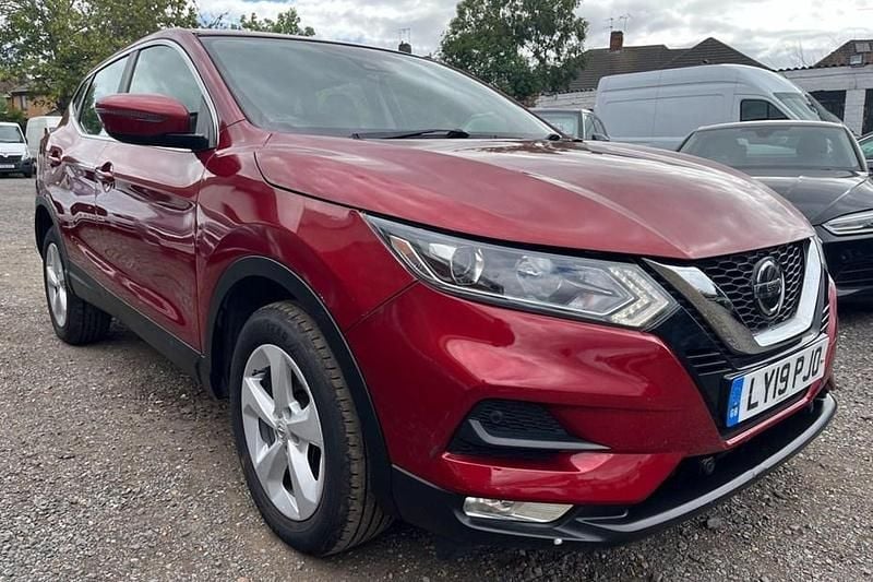 Red Used 2019 Nissan Qashqai Acenta Premium SUV | £10,495 (Super price) - Image 1/1