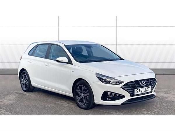 White Used 2021 Hyundai i30 SE Hatchback | £14,148 (Fair price) - Image 1/4