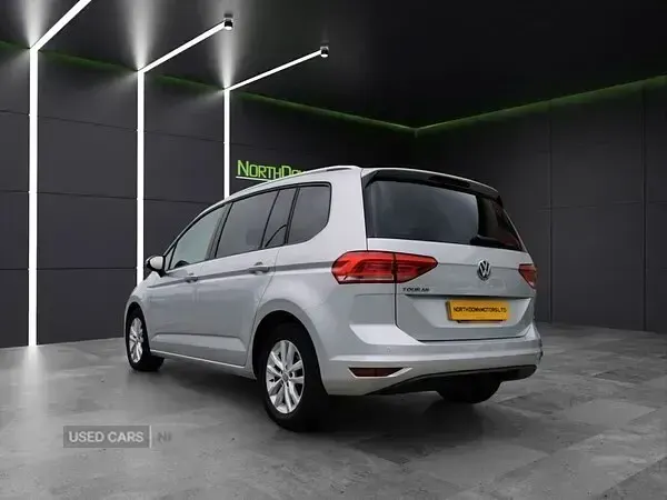 Used VW Touran SE 115 HP (84 kW) 2018 Silver MPV