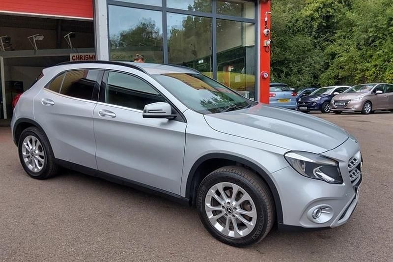 Silver Used 2018 Mercedes GLA200 SE SUV | £11,995 (Fair price) - Image 1/1