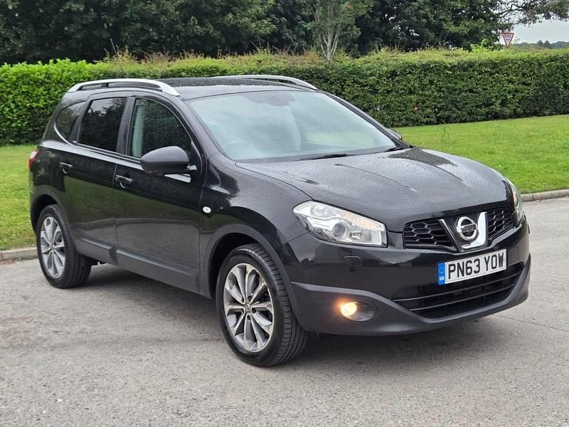Black Used 2013 Nissan Qashqai +2 Tekna SUV | £6,745 (Fair price) - Image 1/4