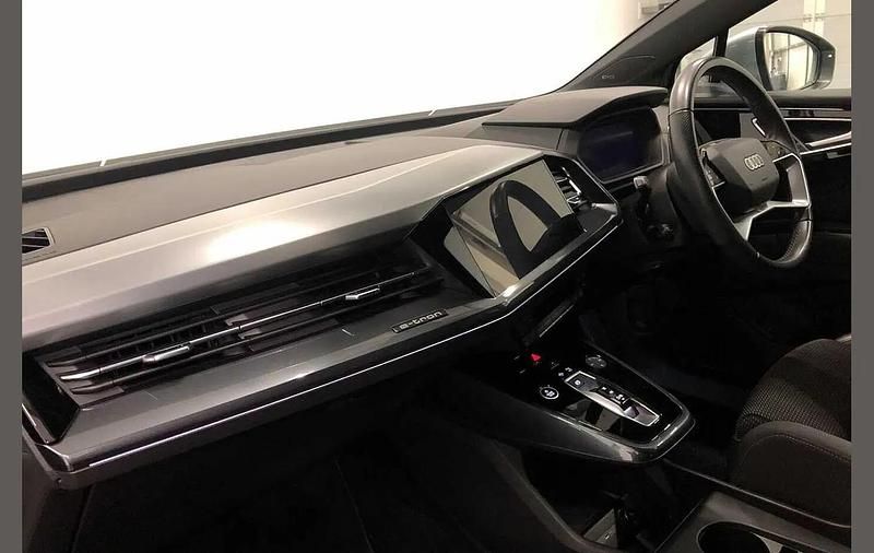 Used Audi Q4 e-tron S-Line 150 kW (204 HP) 2023 Silver SUV