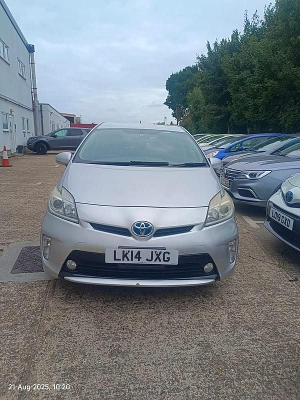 Used Toyota Prius 136 HP (100 kW) 2014 Silver Hatchback