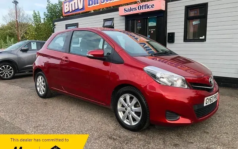 Used Toyota Yaris 101 HP (74 kW) 2013 Hatchback