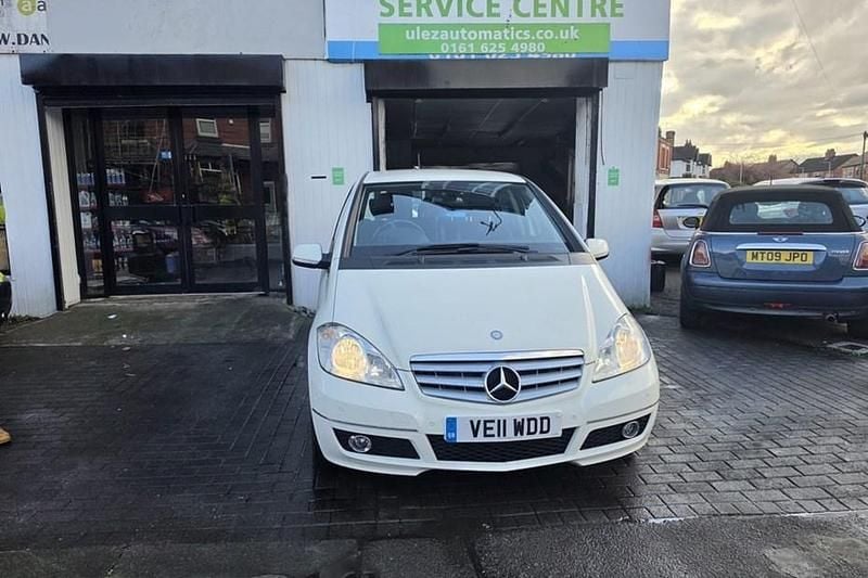 Used Mercedes A180 Avantgarde 2011 White Hatchback