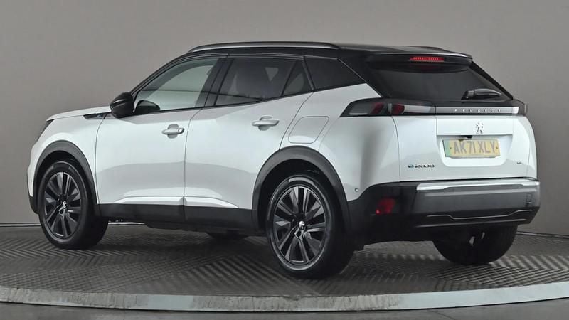 Used Peugeot 2008 Premium 100 kW (136 HP) 2022 White SUV