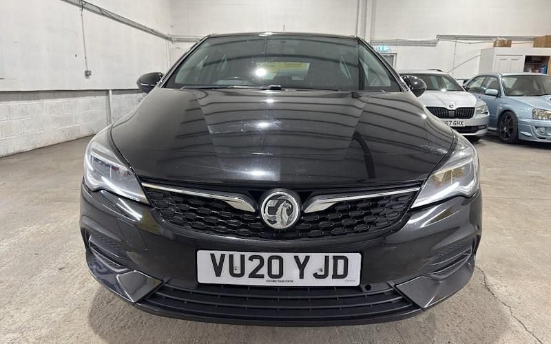Used Vauxhall Astra Business Edition 110 HP (80 kW) 2020 Black Hatchback