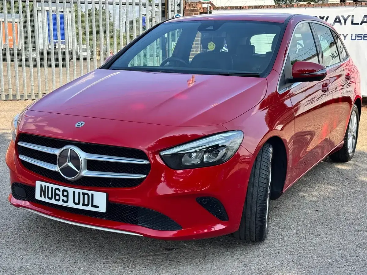 Used Mercedes B200 Executive 2019 Red Hatchback