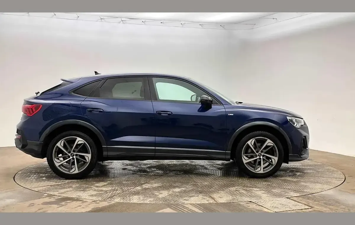 Used Audi Q3 Black Edition 187 HP (137 kW) 2021 Blue SUV