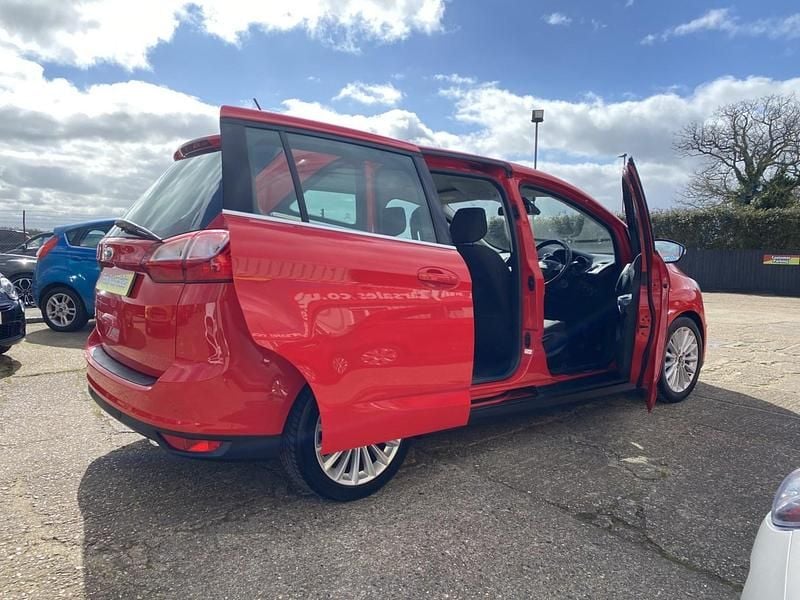 Used Ford Grand C-Max Titanium 120 HP (88 kW) 2018 Red MPV