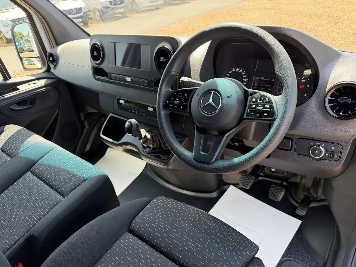 Used Mercedes Sprinter Premium 141 HP (103 kW) 2021 White Van