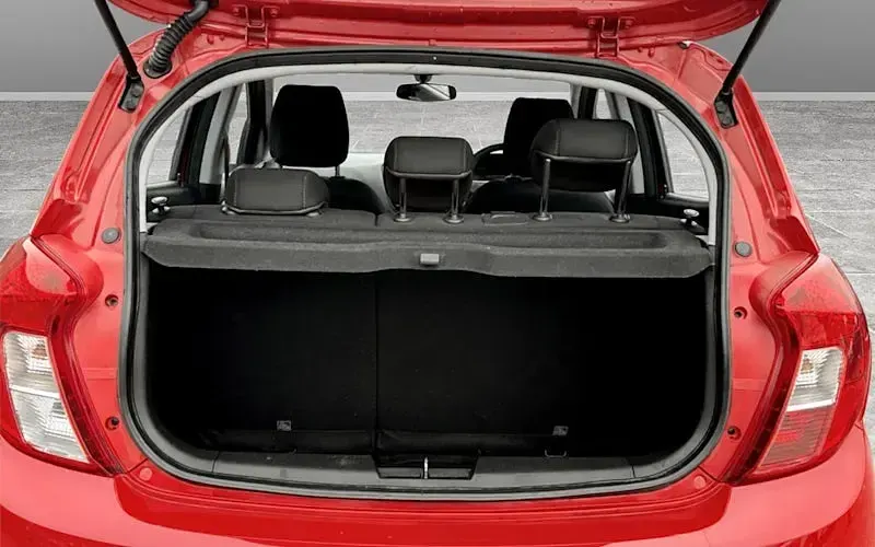 Used Vauxhall Viva 73 HP (53 kW) 2019 Red Hatchback