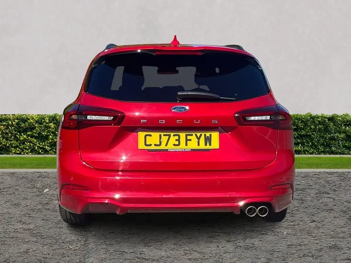 Begagnad Ford Focus ST-Line 2024 Röd Kombi