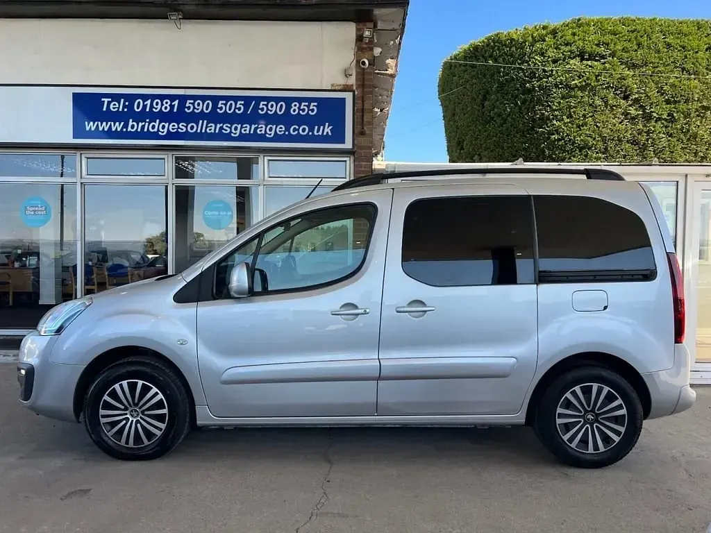 Second-hand Peugeot TePee Allure 100 CP (73 kW) 2016 Argintiu Monovolum