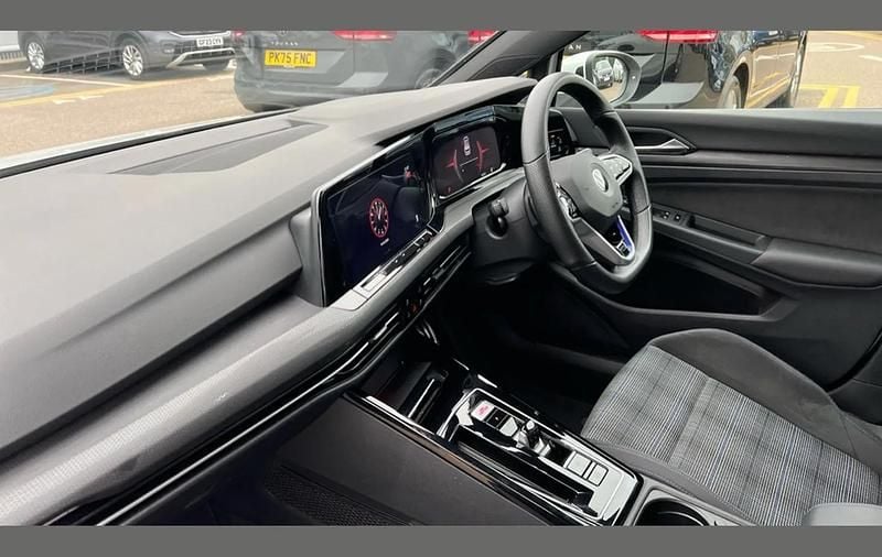 Used VW Golf VIII GTE 241 HP (177 kW) 2022 White Hatchback