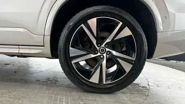 Używany Volvo XC90 Plus 232 KM (170 kW) 2023 SUV