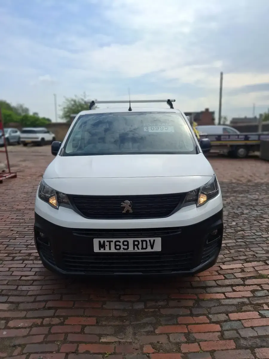 Used Peugeot Partner 131 HP (96 kW) 2019 White MPV
