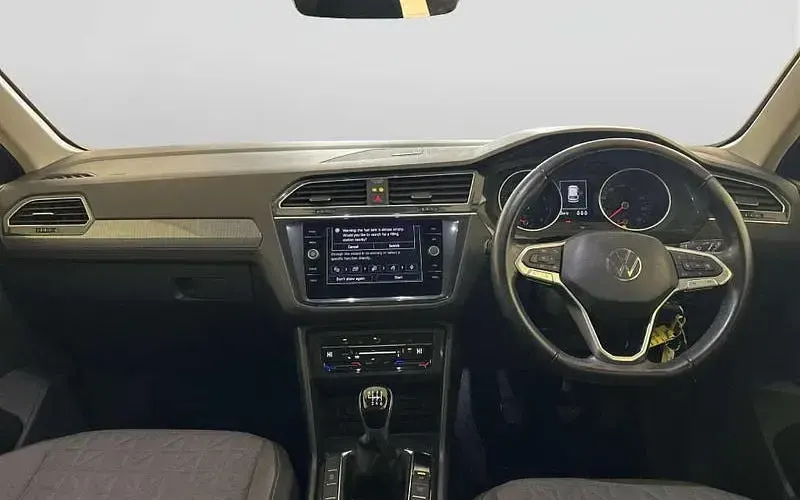 Usado VW Tiguan Life 131 HP (96 kW) 2022 Azul SUV