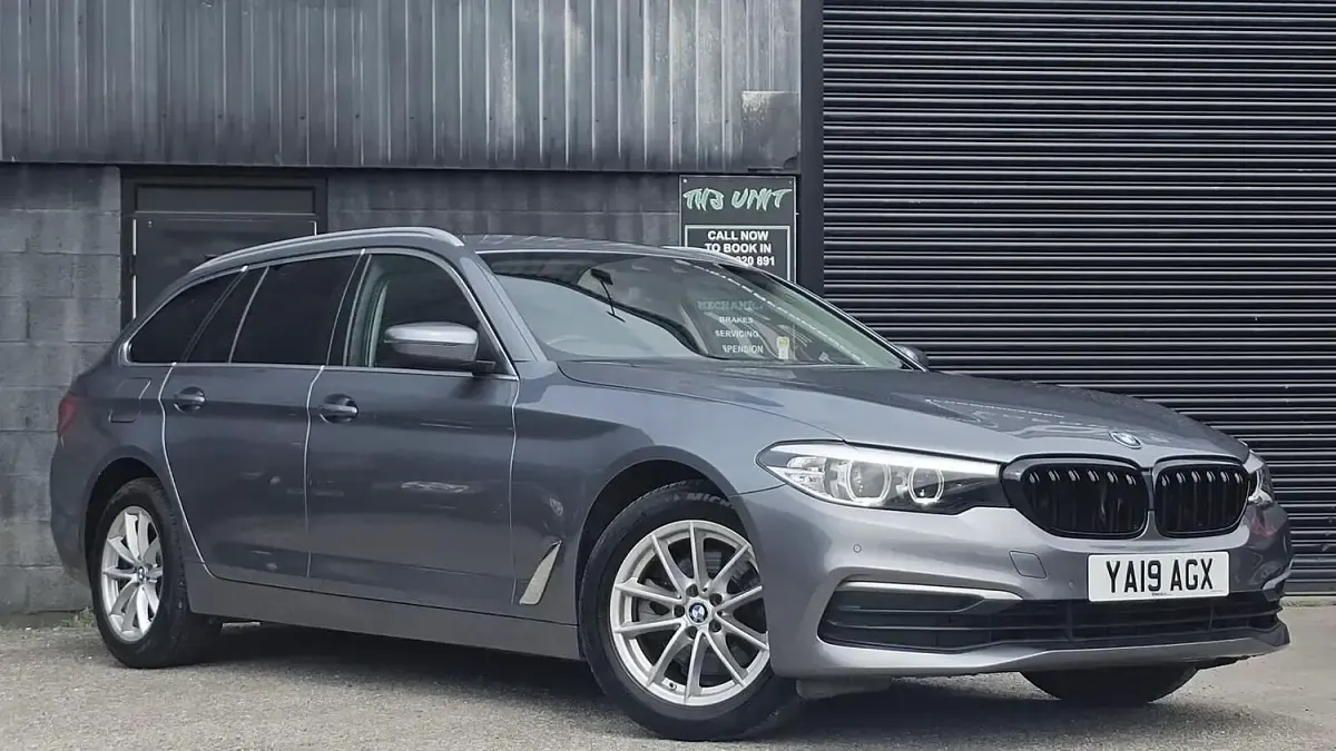 Used BMW 520 Comfort Edition 2019 Blue Estate