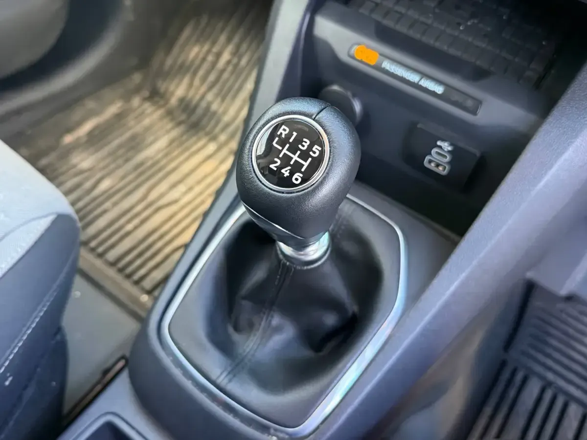 Second-hand Ford Transit Limited 125 CP (91 kW) 2024 Roșu Van