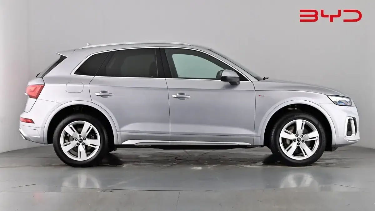 Used Audi Q5 S-Line 299 HP (219 kW) 2021 Floret silver SUV