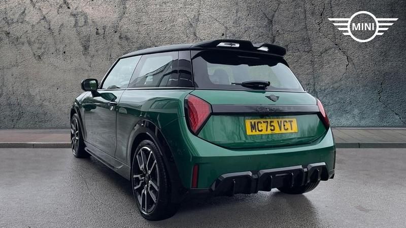 Used Mini Cooper Hatch 113 kW (154 HP) 2026 Green Hatchback