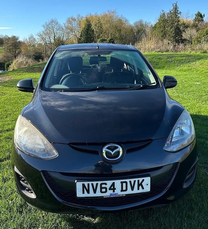 Begagnad Mazda 2 2014 Svart Halvkombi