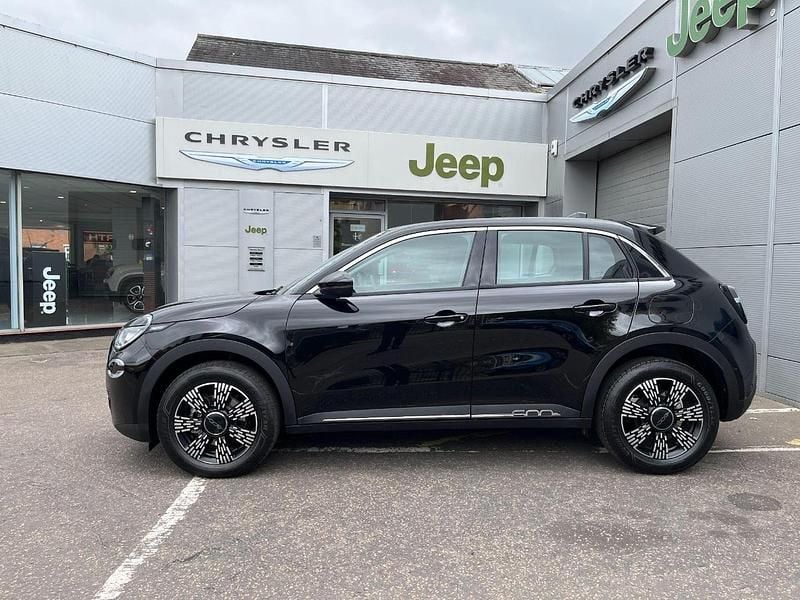 New Fiat 600 S 99 HP (72 kW) 2026 Black SUV