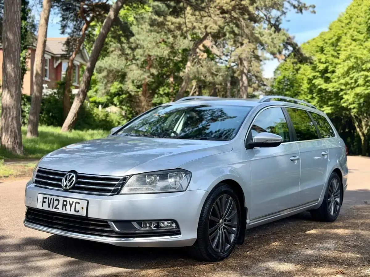 Używany VW Passat Sportline 140 KM (102 kW) 2012 Srebrny Kombi