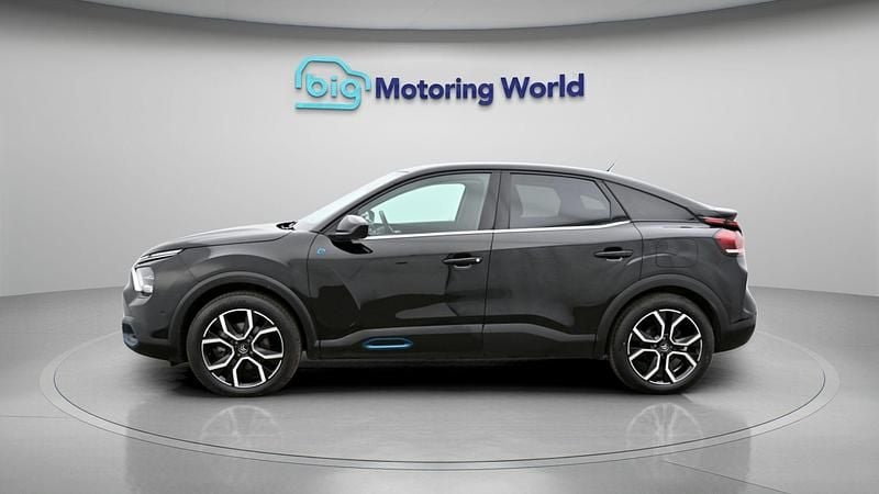 Used Citroën e-C4 Shine 100 kW (136 HP) 2022 Black Hatchback
