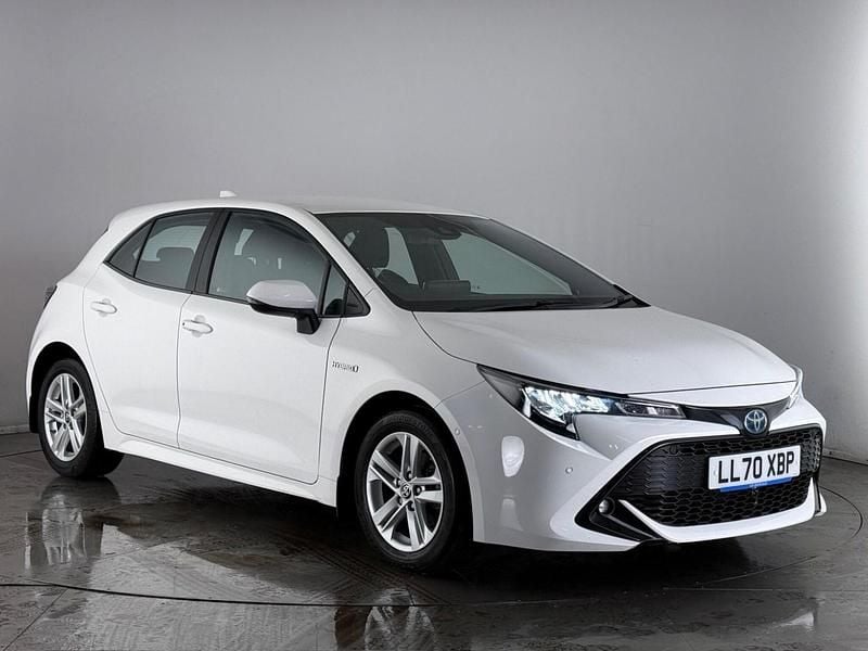 Used Toyota Corolla 2021 White Hatchback