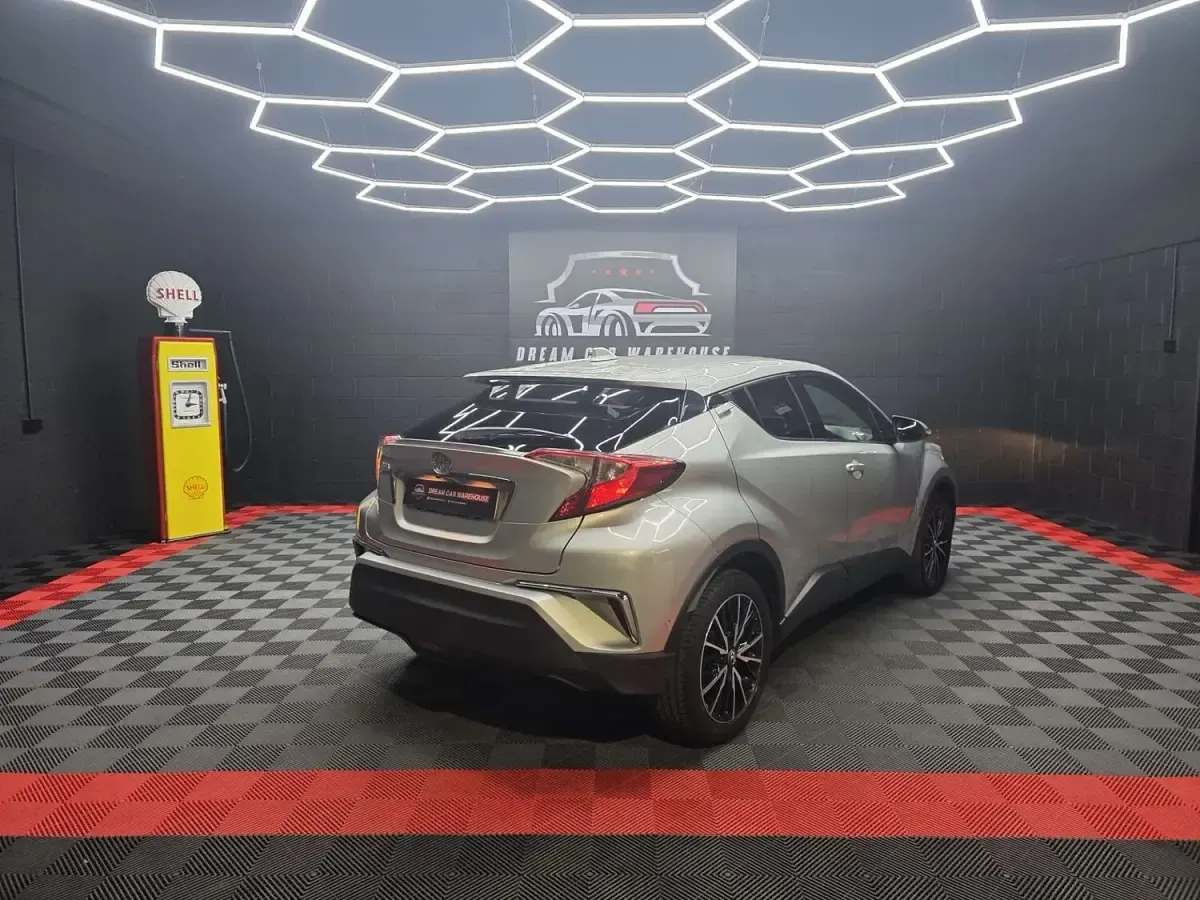 Used Toyota C-HR 115 HP (84 kW) 2017 Silver SUV