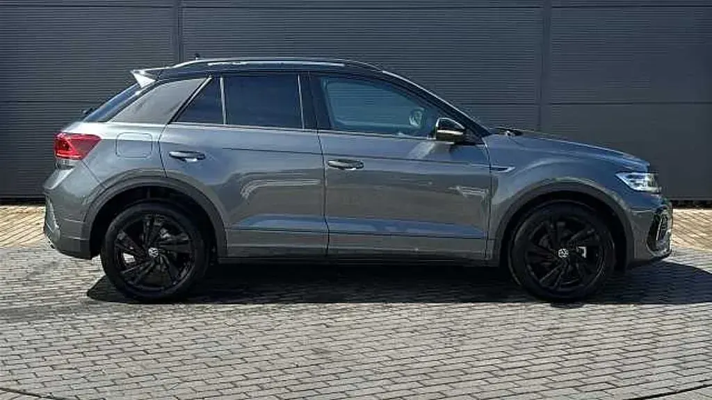 Novo VW T-Roc 150 HP (110 kW) 2025 SUV