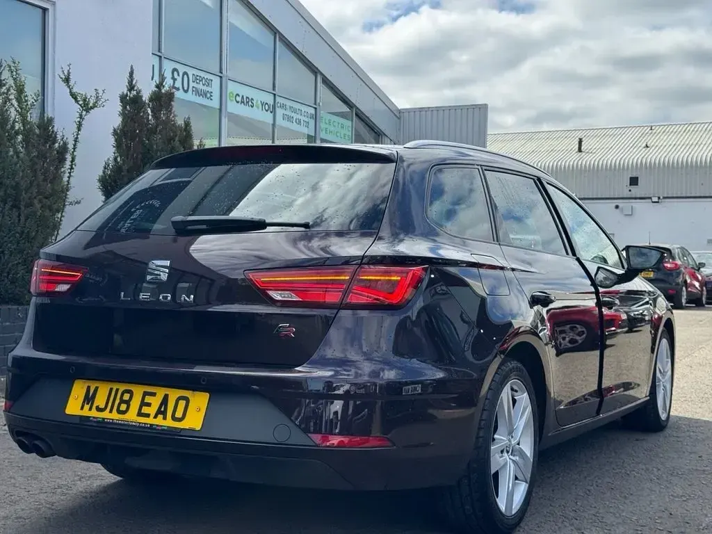 Used Seat Leon FR 2018 Mauve/purple Estate