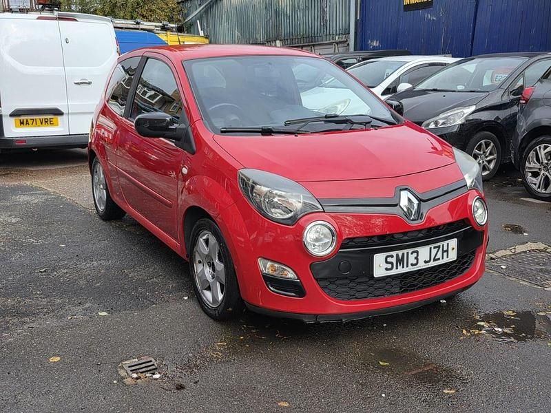 Used Renault Twingo Dynamique 75 HP (55 kW) 2013 Red Hatchback