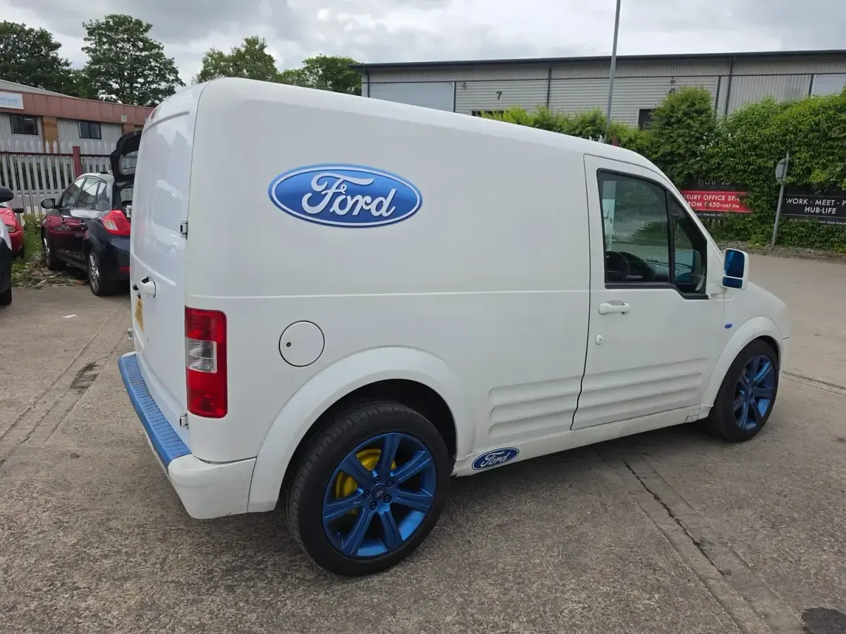 Used Ford Transit 75 HP (55 kW) 2005 White Van
