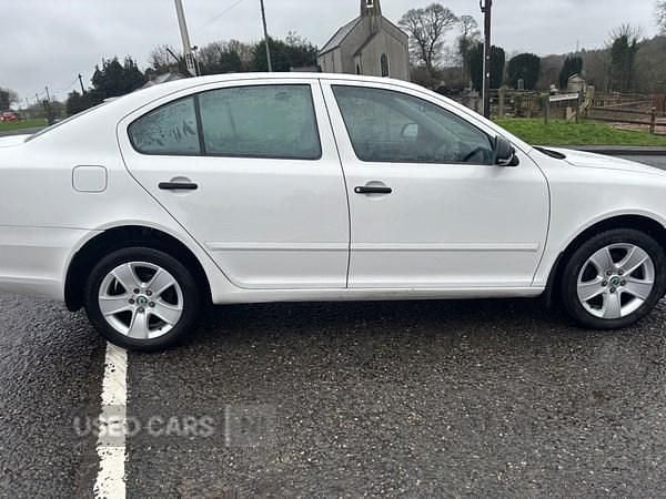 Used Skoda Octavia 2013 White Hatchback