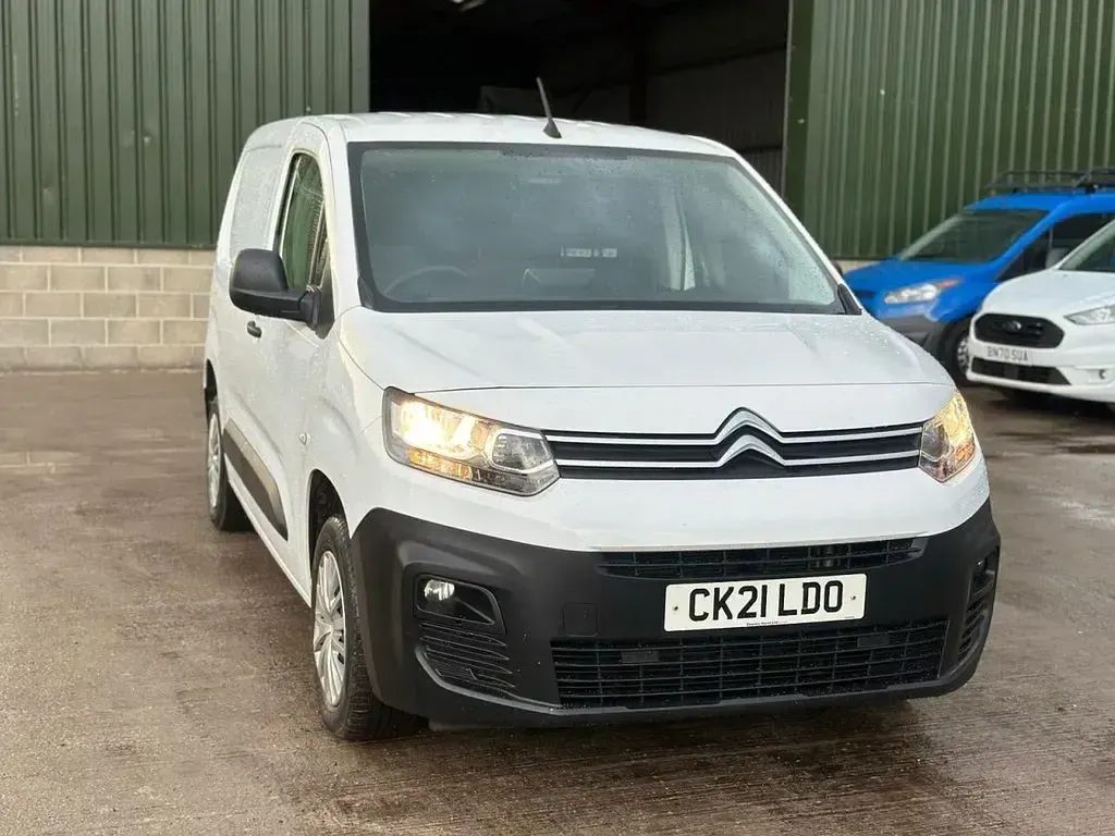 Used Citroën Berlingo 75 HP (55 kW) 2021 White MPV