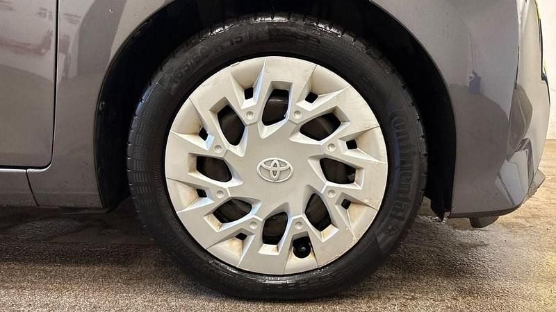 Used Toyota Aygo X-play 71 HP (52 kW) 2021 Grey Hatchback
