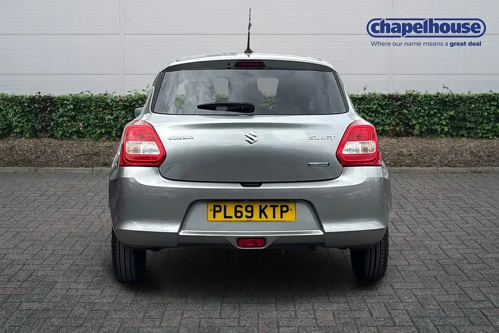 Used Suzuki Swift SZ3 83 HP (61 kW) 2020 Silver Hatchback
