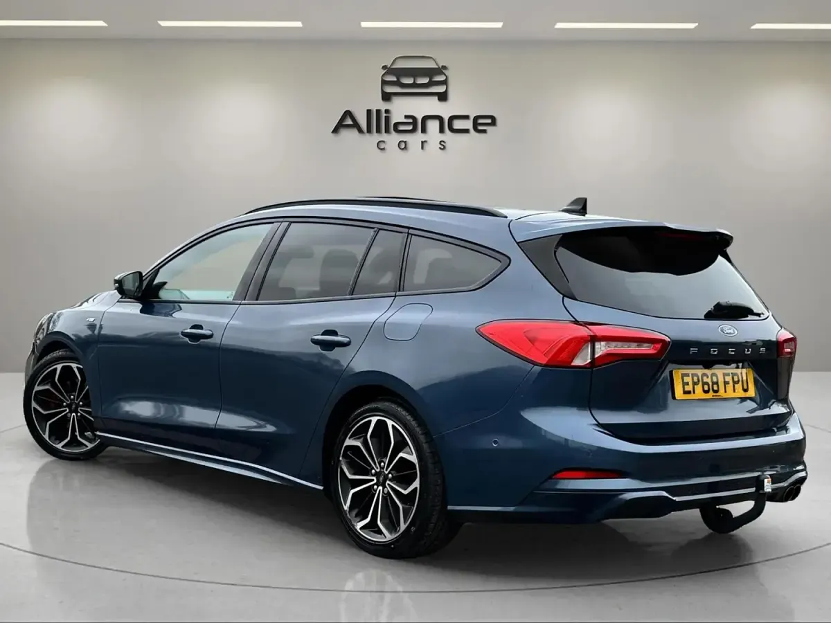 Used Ford Focus ST-Line X 2019 Blue Estate