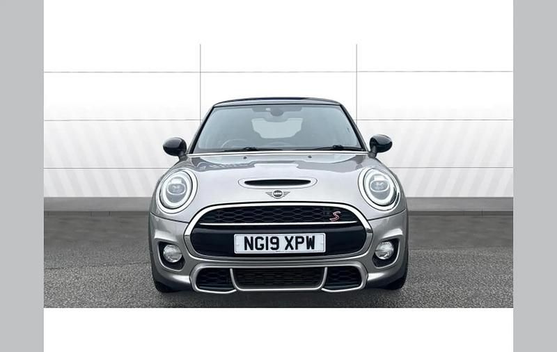 Used Mini Cooper S Sport 192 HP (141 kW) 2019 Silver Hatchback
