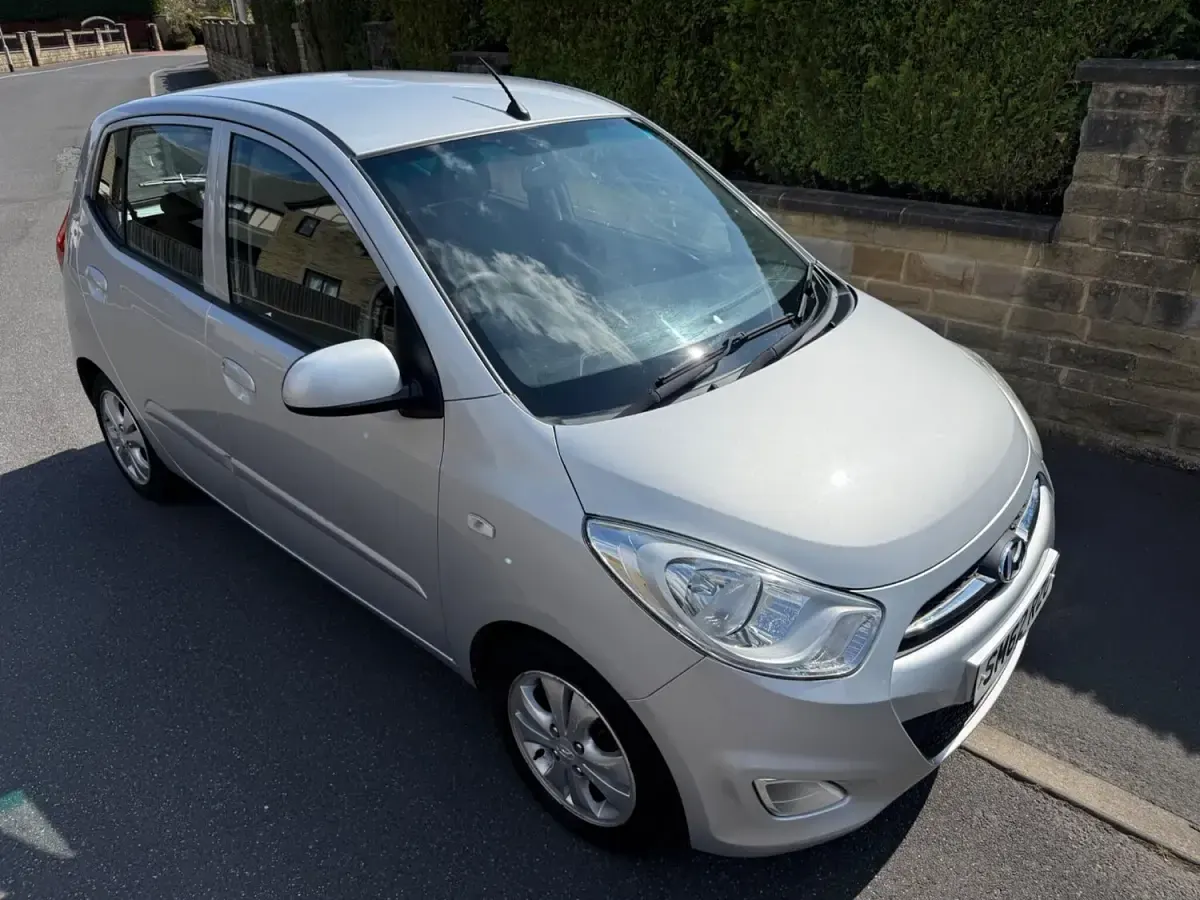 Used Hyundai i10 Active 86 HP (63 kW) 2012 Silver Hatchback