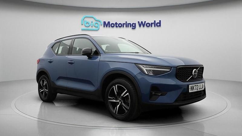 Usado Volvo XC40 Plus 163 HP (119 kW) 2022 Azul SUV