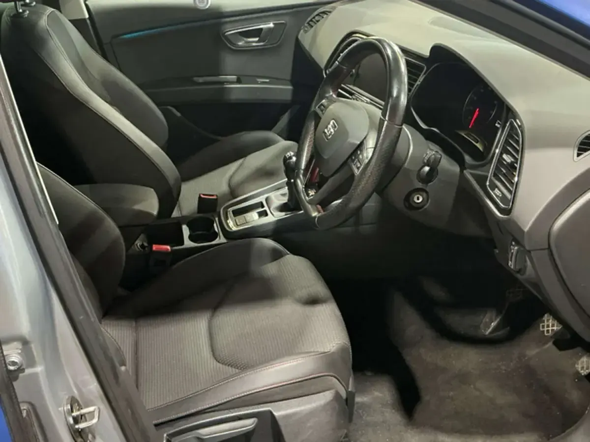 Used Seat Leon FR 180 HP (132 kW) 2018 Silver Hatchback