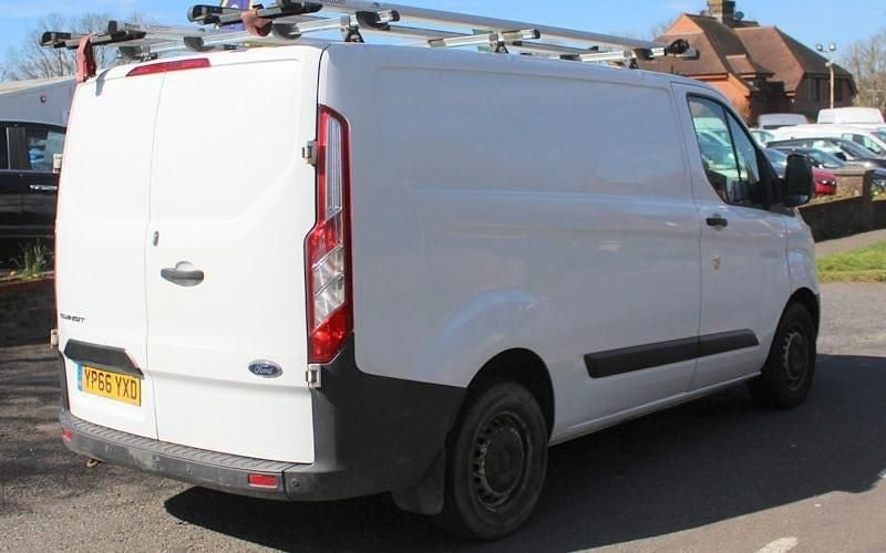 Used Ford Transit Custom 105 HP (77 kW) 2017 White Van