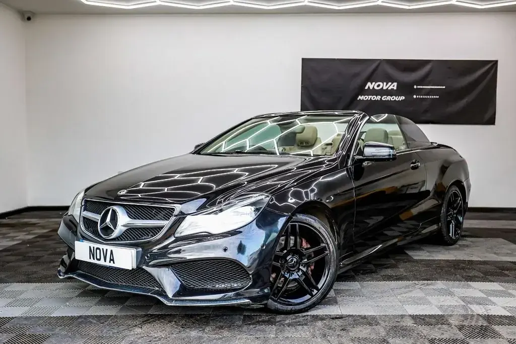 Usado Mercedes E220 AMG 170 HP (125 kW) 2013 Preto Cabrios