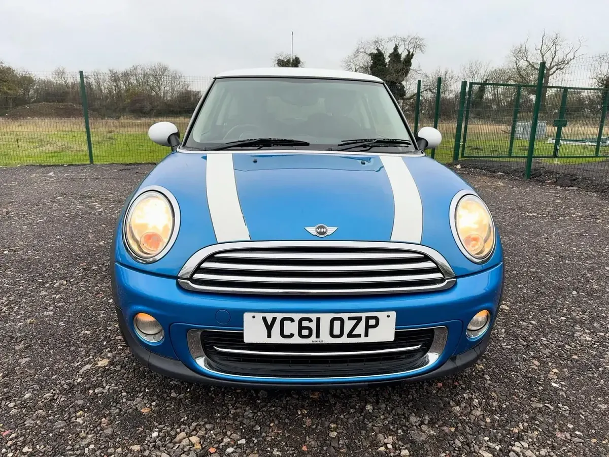 Used Mini Cooper Hatch 122 HP (89 kW) 2011 Blue Hatchback