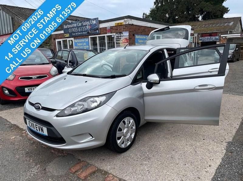 Silver Used 2011 Ford Fiesta Hatchback | £3,499 (Fair price) - Image 1/4