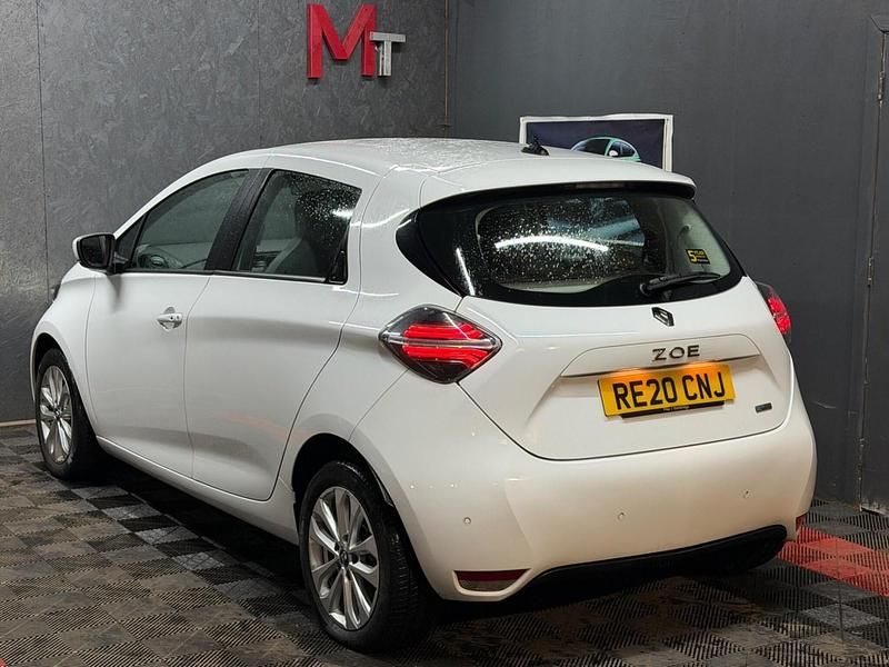 Used Renault Zoe Iconic 100 kW (136 HP) 2020 White Hatchback